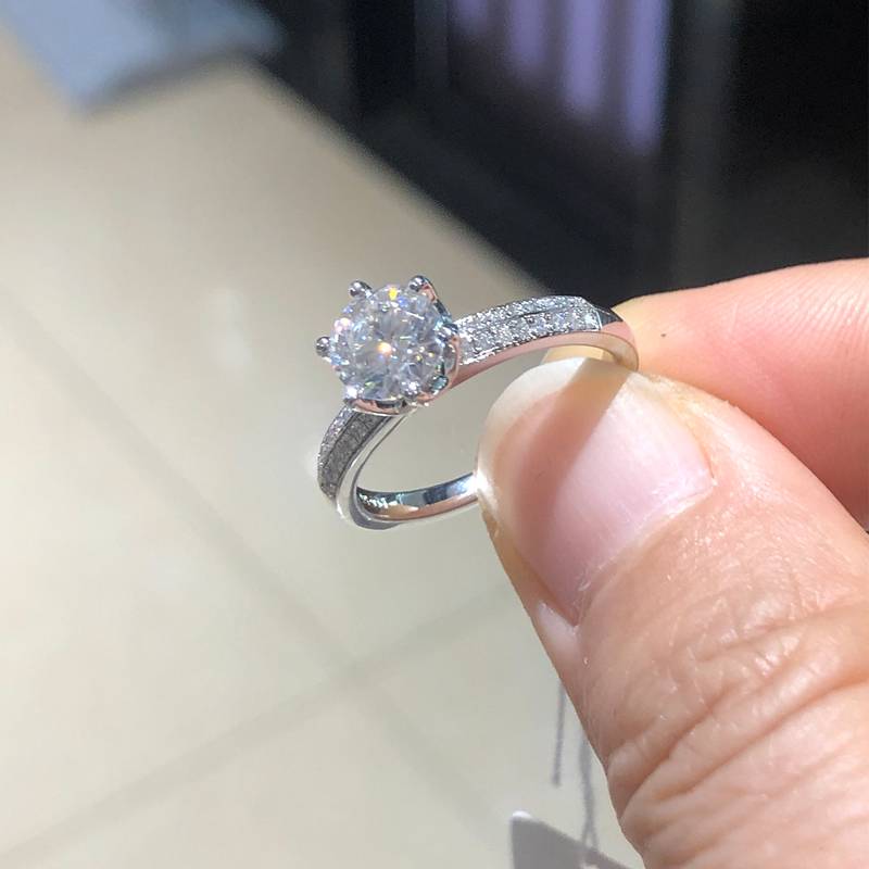 Heart to Heart Six Claw Women's Ring S925 Silver Plated Platinum Customized Main Stone Moissanite Diamond 1.0ct/Secondary Stone High Carbon Diamond